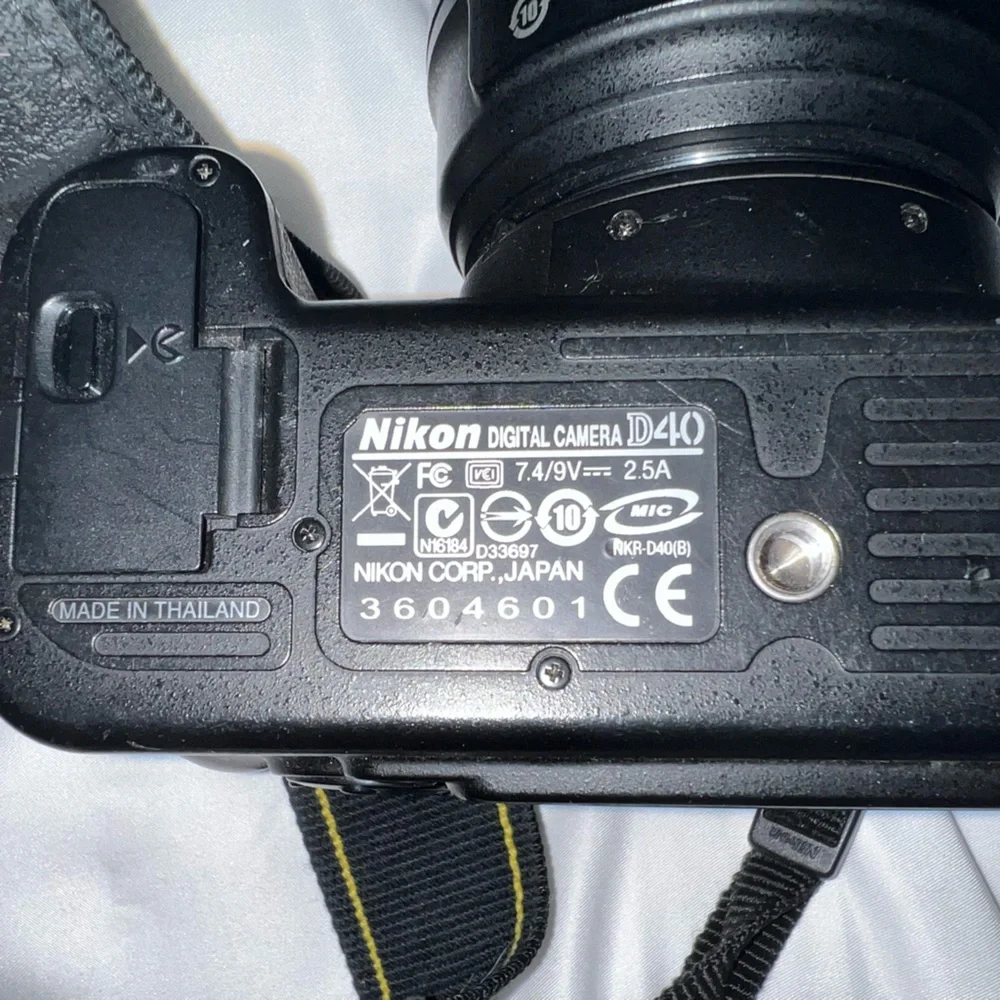 Nikon D40 Digital Camera